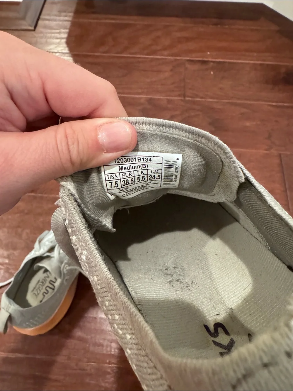 Brooks Women's Gray and Purple Athletic Shoes